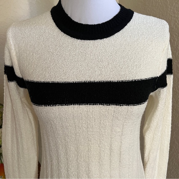 Vintage Accomplice Cropped Crew Neck Sweater - Picture 3 of 10